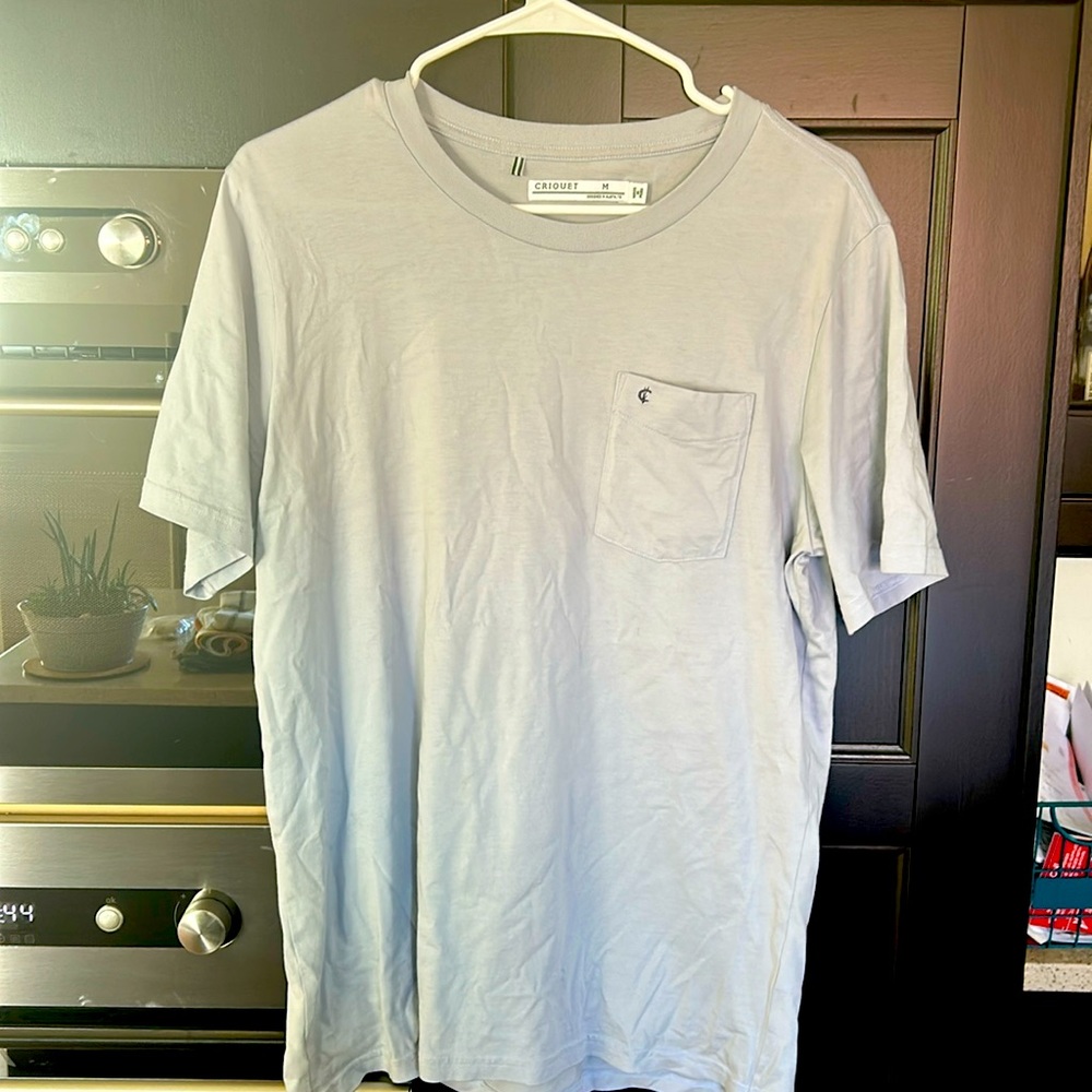 Criquet pocket tee. size M. barely worn, like new